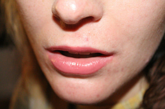 Restore Your Lips with a Natural Honey & Olive Oil Mask
